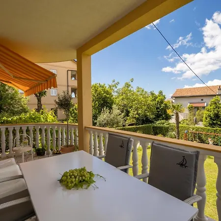 App Blue, Apartament