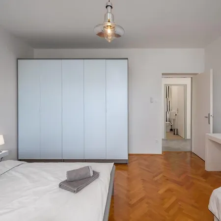 App Blue, Селце